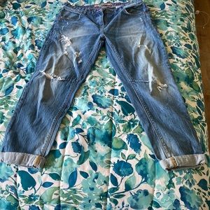 Ripped, slouch boyfit jeans